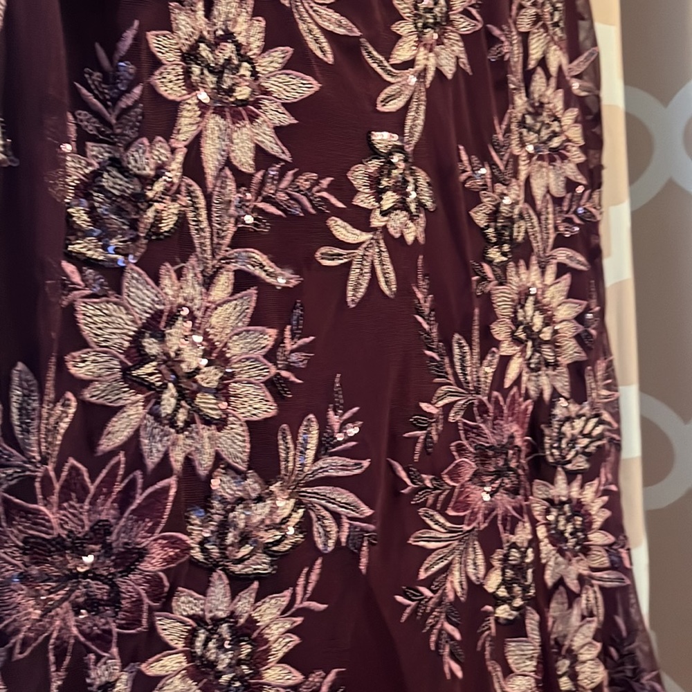 R & M RICHARDS PLUM WINE GOWN - Picture 13 of 15